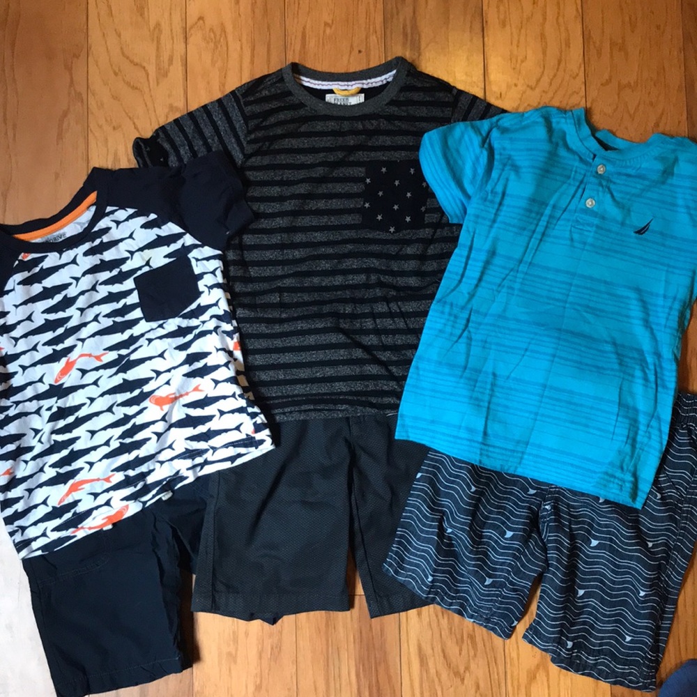 BUNDLE! Boys Size 5/6 Tees & Shorts